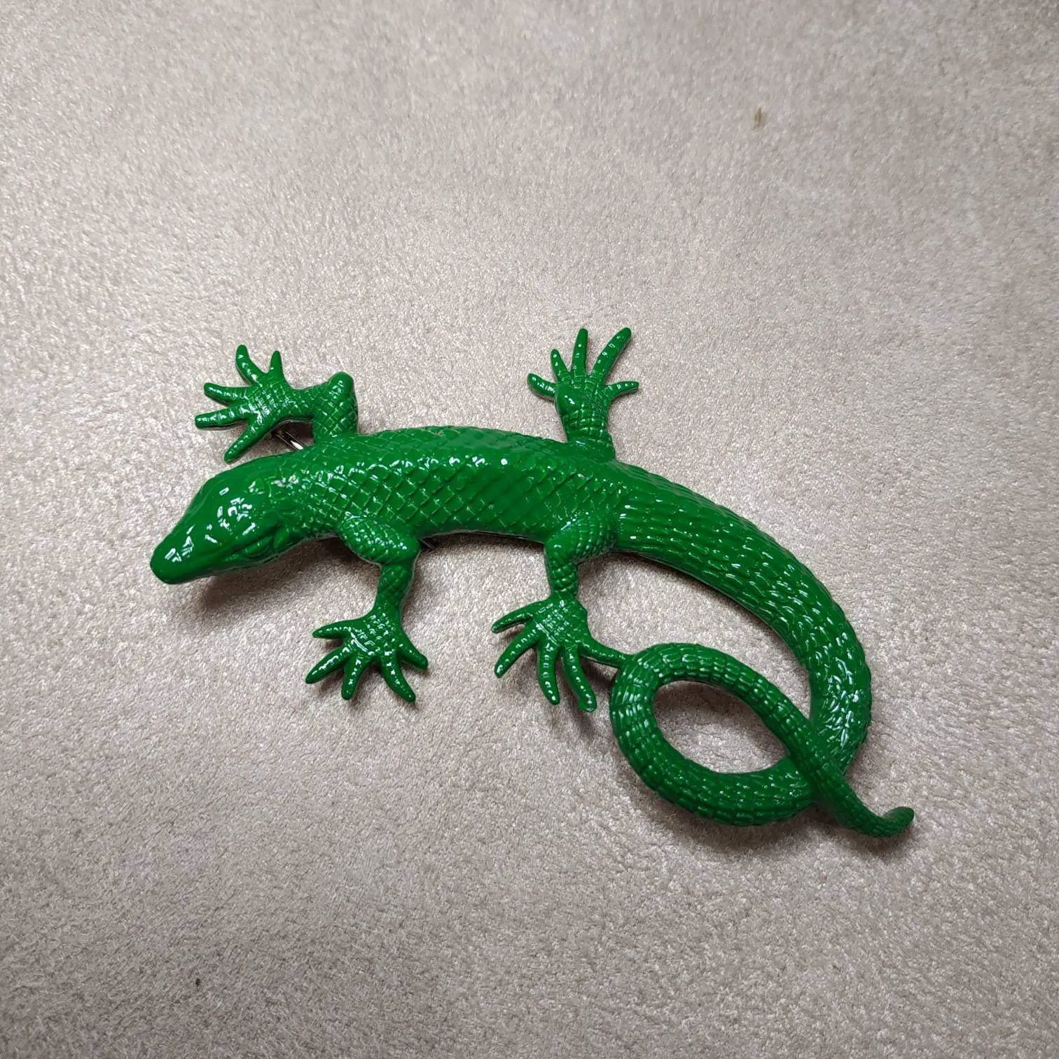 Green Gecko Lizard brooch by JJ pewter